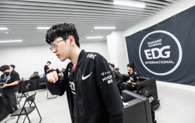 将表现神勇 将表现神勇